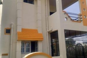 Triplex house at Tavarekere
